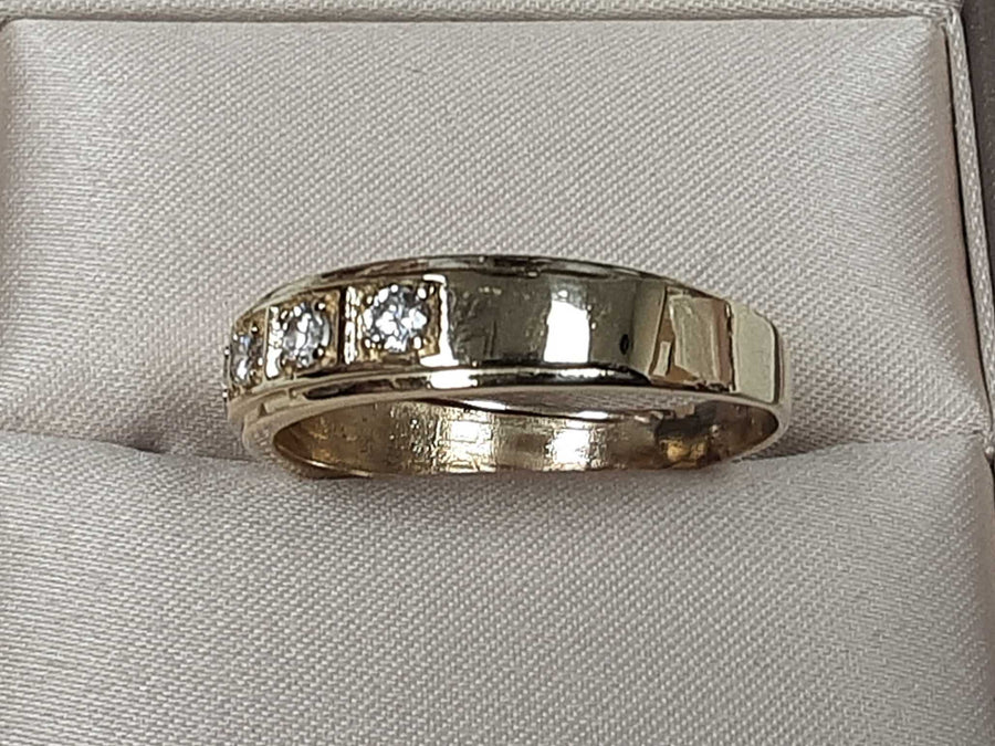 Men's Ring - Yellow Gold 10k (.417) 3.4 grams Size 12.5