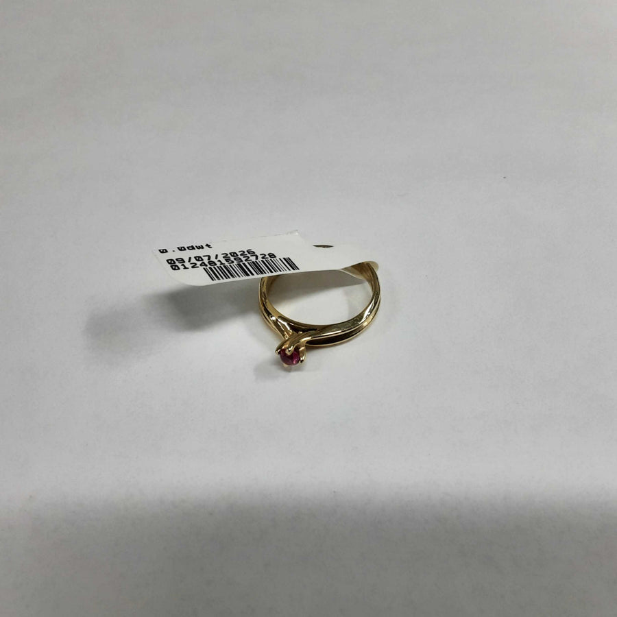 Women's Ring - Solitaire - Yellow Gold 14k (.585) 2.2 grams Size 4