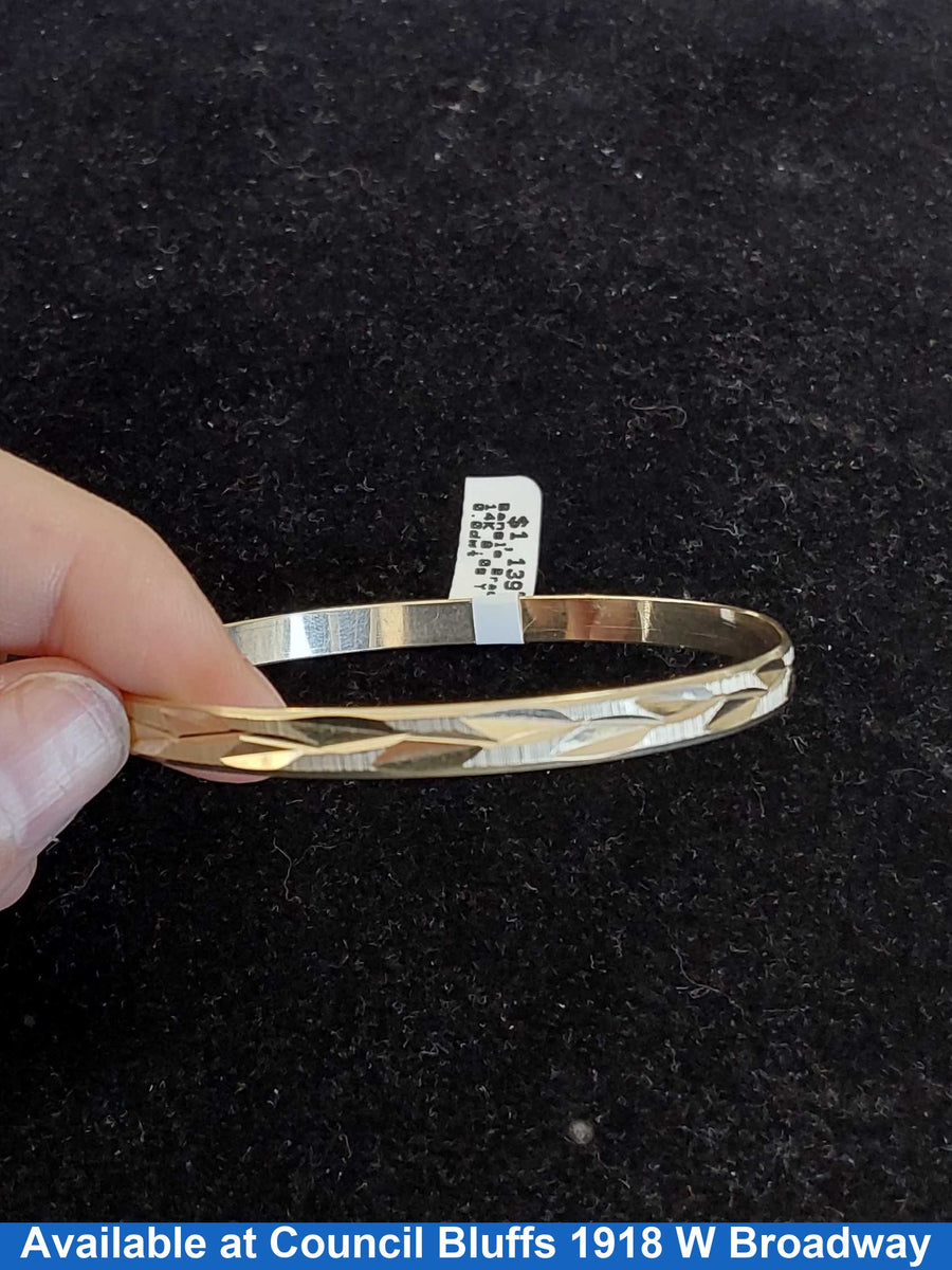 Bangle Bracelet - Yellow Gold 14k (.585) 8 grams 4 inch