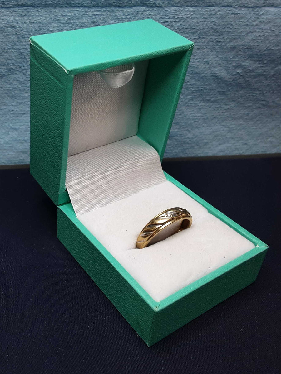 Ring - Wedding Band - Yellow Gold 10k (.417) 2.3 grams Size 7