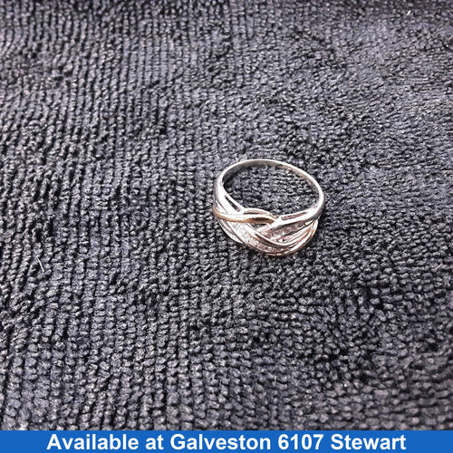 Women's Ring - Yellow Gold 10k (.417) 3.4 grams Size 8.5