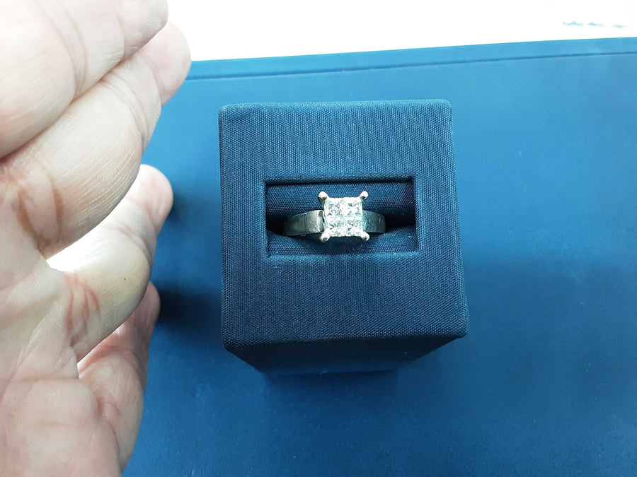 Women's Ring - Platinum 5.9 grams Size 5