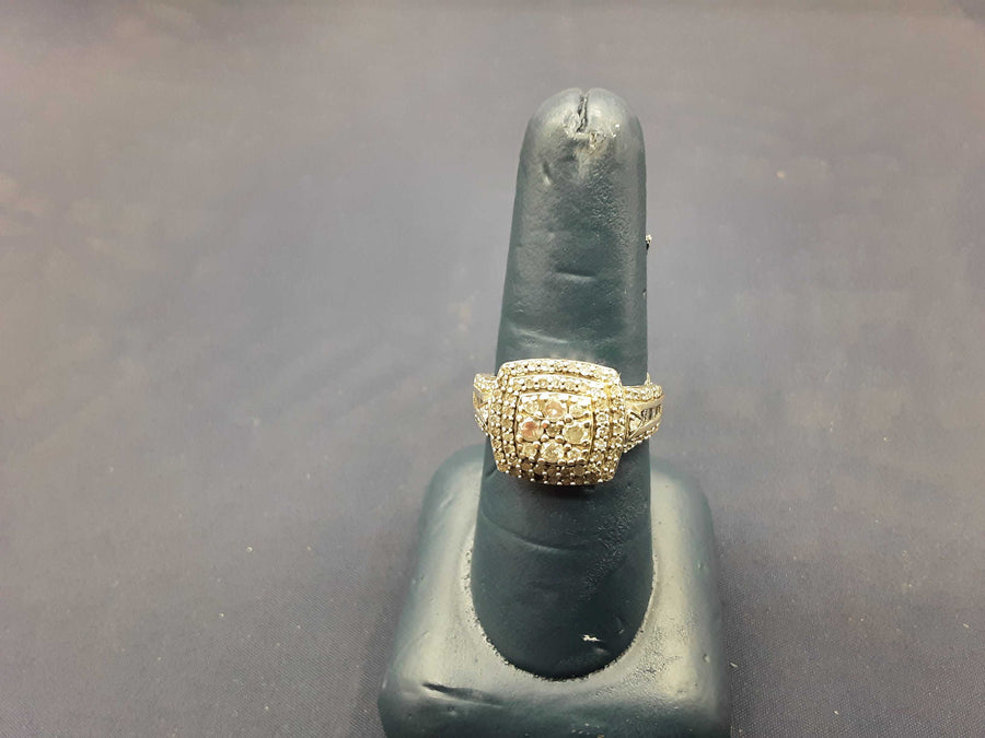 Women's Ring - Silver 4.3 grams Size 7.5