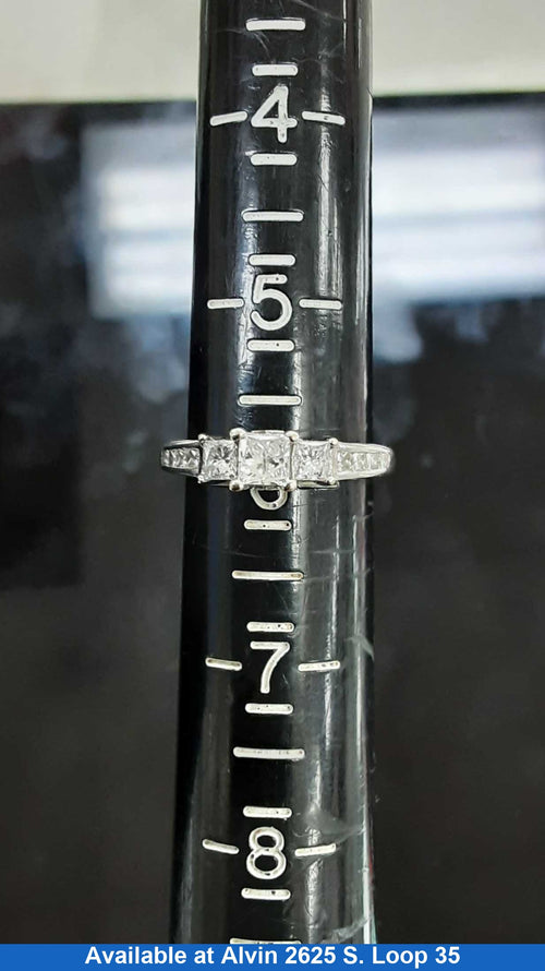 Women's Ring - White Gold 14k (.585) 3.7 grams Size 6.5
