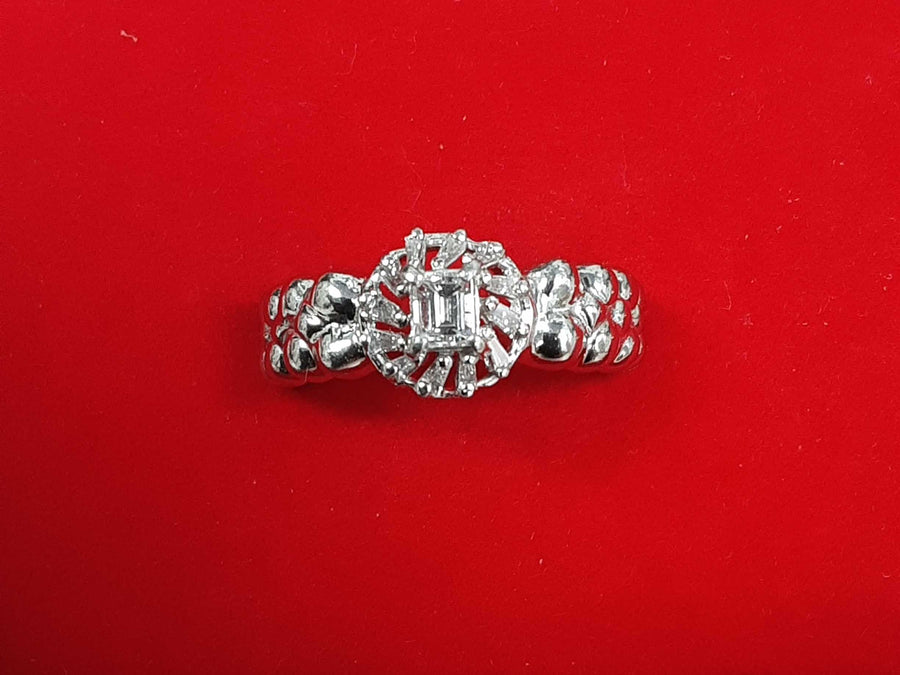 Women's Ring - Platinum 5.5 grams Size 6.5