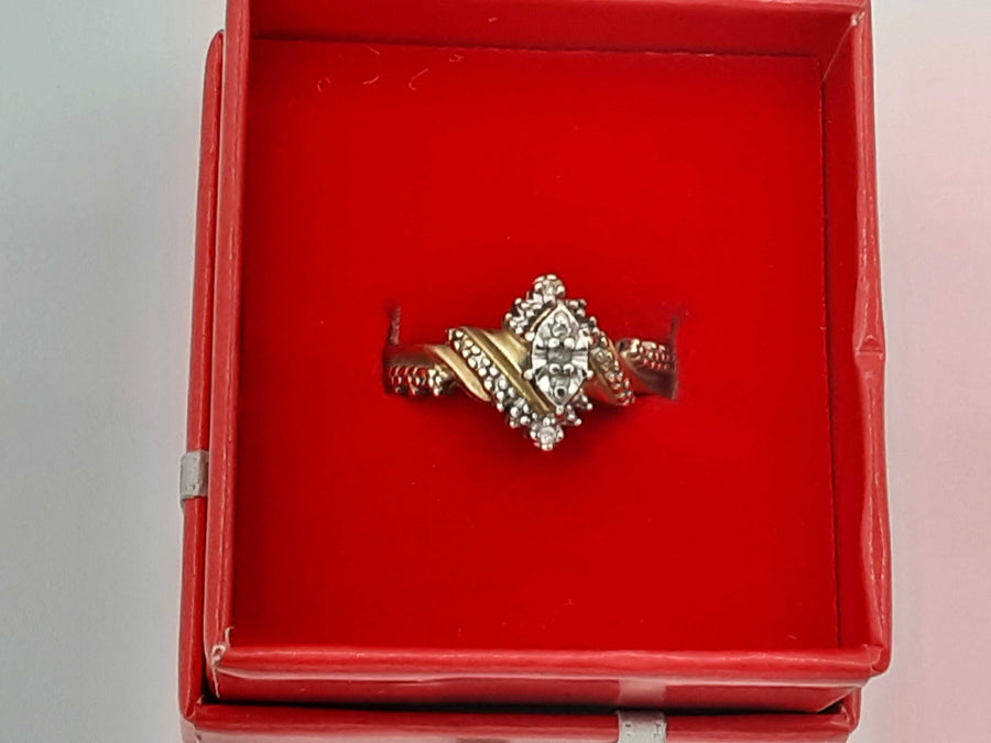 Women's Ring - Yellow Gold 10k (.417) 3.55 grams Size 9