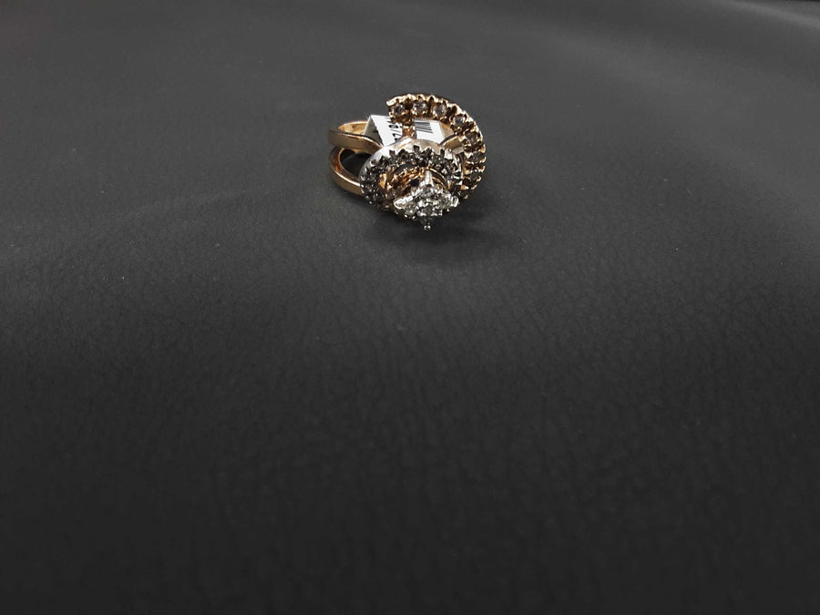 Women's Ring - Yellow Gold 14k (.585) 8.6 grams Size 8.5
