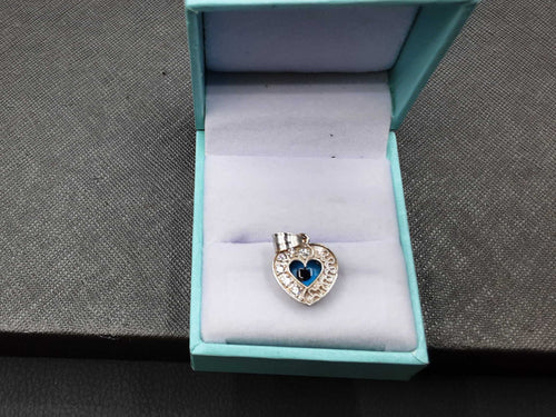 Symbol Pendant - White Gold 18k (.750) 1.8 grams