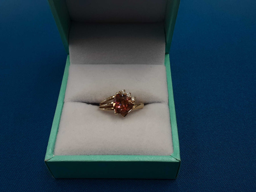 Women's Ring - Yellow Gold 10k (.417) 2.1 grams Size 4
