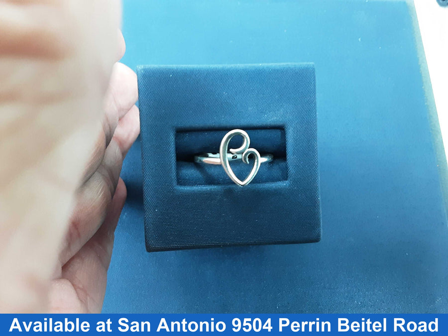 Women's Ring - Silver 1.5 grams Size 6.5