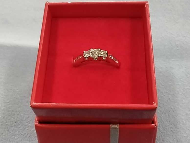 Ring - Engagement Set - Yellow Gold 14k (.585) 3.5 grams Size 6
