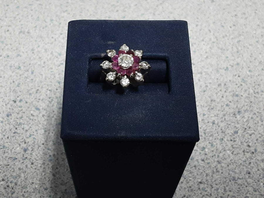 Women's Ring - White Gold 14k (.585) 4.9 grams Size 9