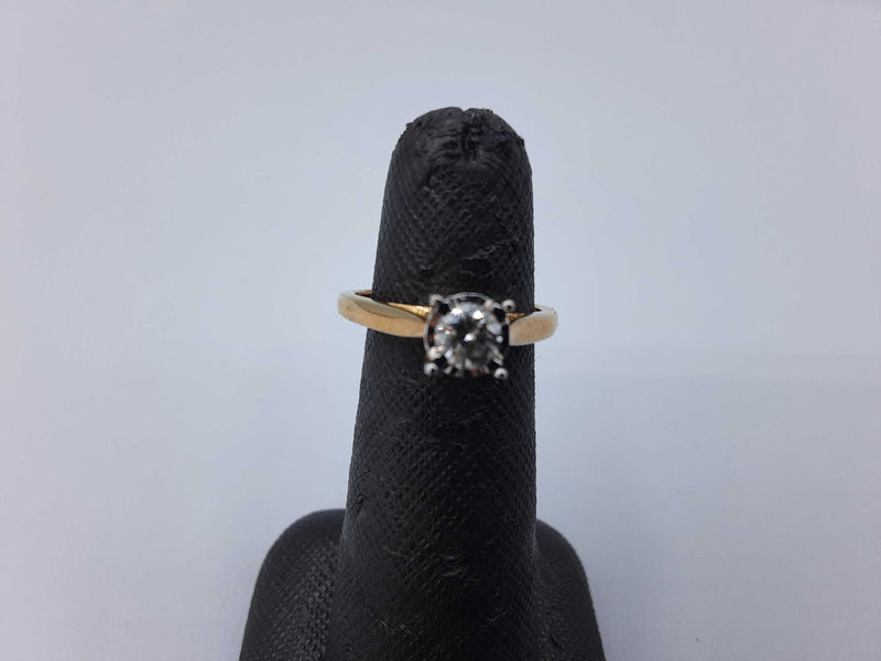 Lady's Ring - Solitaire Yellow Gold 10k (.417) 2.6 grams Size 7.5
