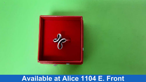 Women's Ring - Silver 5.2 grams Size 6