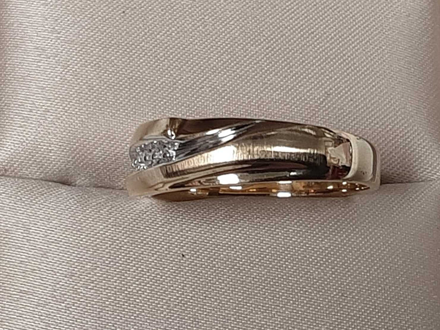 Ring - Wedding Band - Yellow Gold 10k (.417) 6.4 grams Size 11