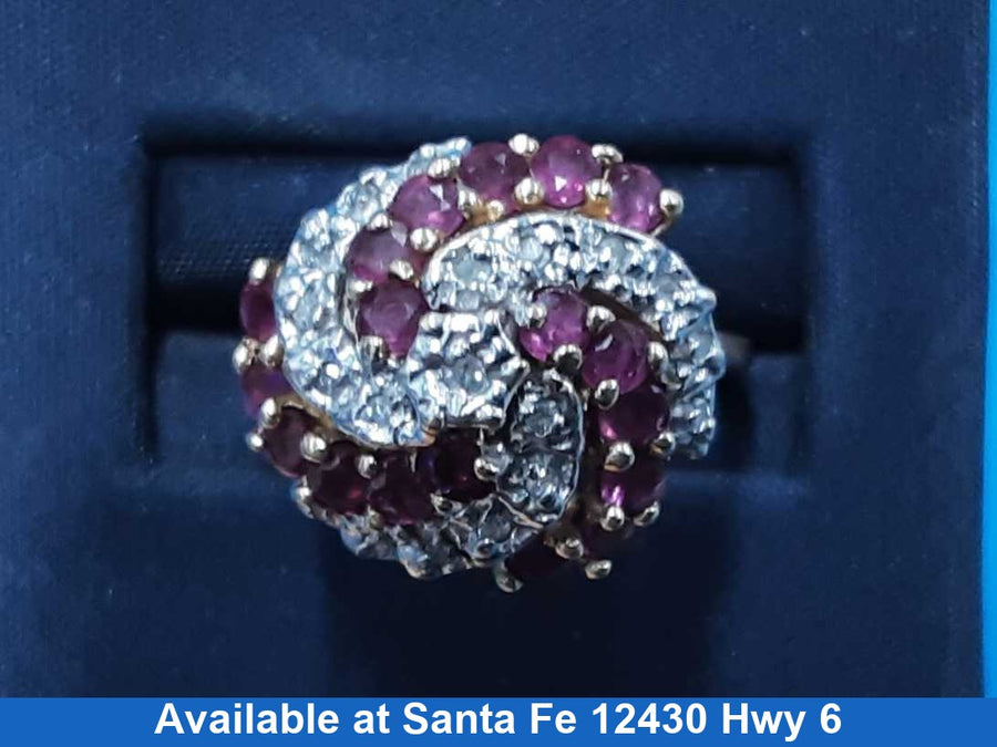 Women's Ring - Yellow Gold 10k (.417) 5.4 grams Size 7.5