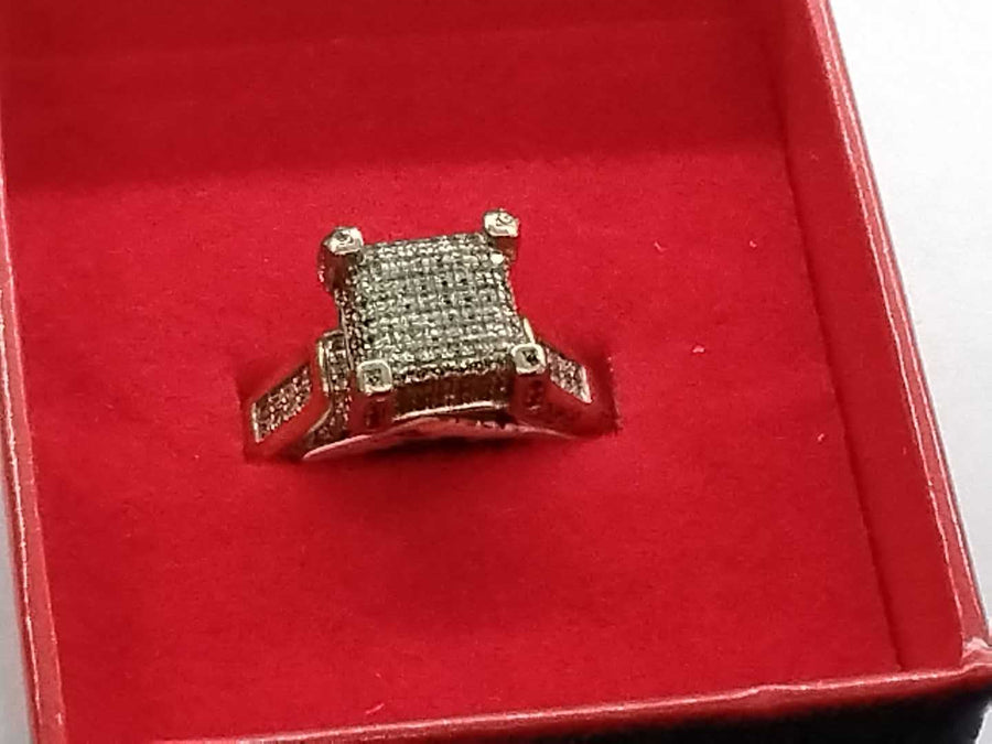 Women's Ring - Solitaire - Yellow Gold 10k (.417) 4.5 grams Size 8.5
