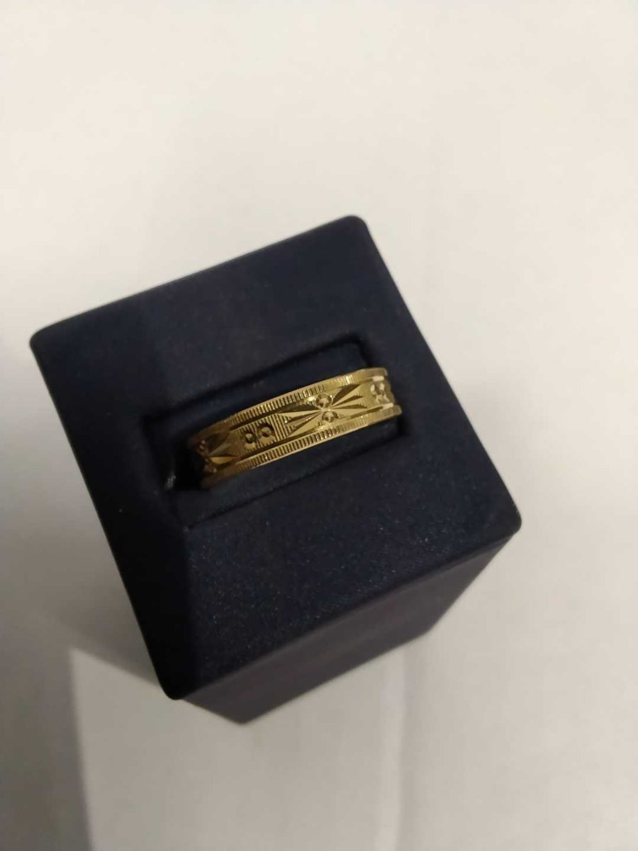 Men's Ring - Yellow Gold 18k (.750) 3.5 grams Size 20