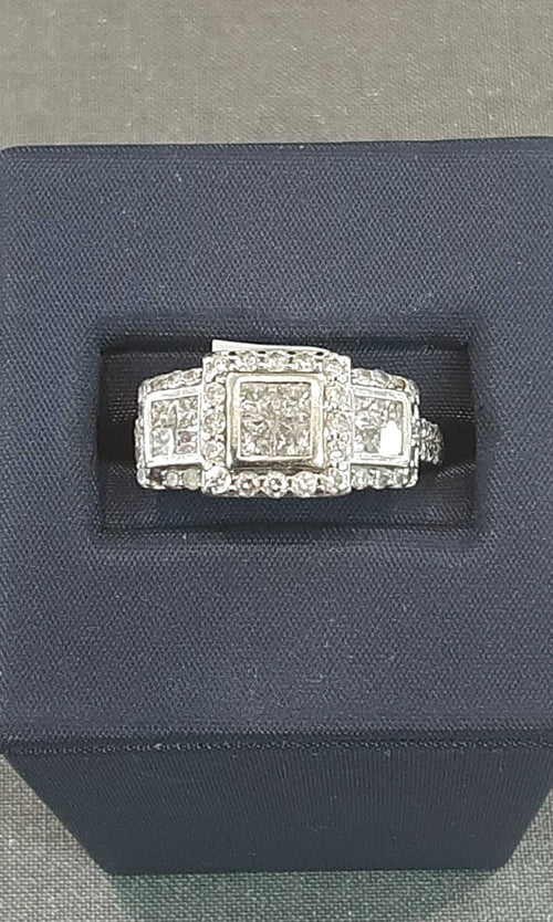 Women's Ring - White Gold 10k (.417) 5.1 grams Size 5.5