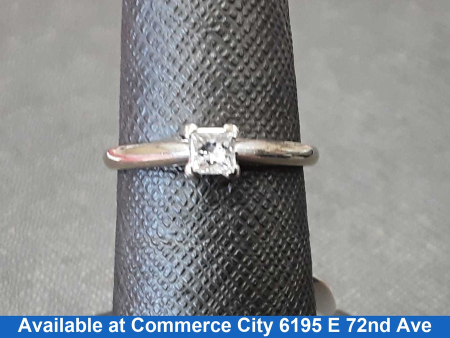 Women's Ring - Solitaire - White Gold 14k (.585) 2.2 grams Size 8