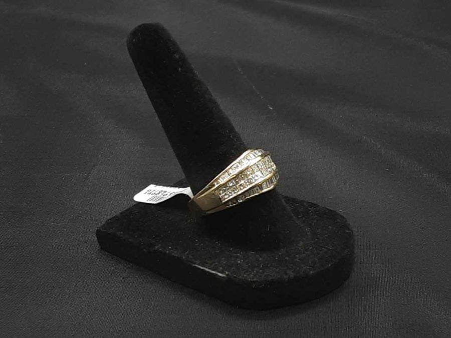 Women's Ring - Yellow Gold 14k (.585) 6.5 grams Size 7.5