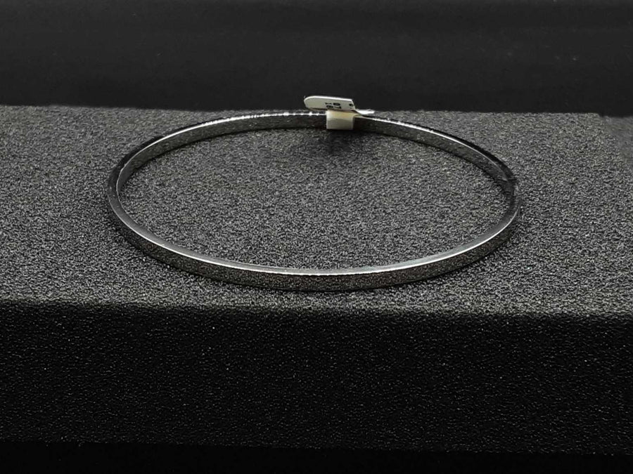 Bangle Bracelet - White Gold 18k (.750) 9 grams 3 inch