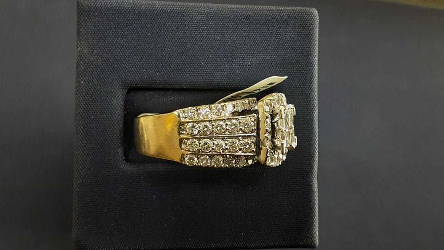 Women's Ring - White Gold 14k (.585) 10.5 grams Size 10.5