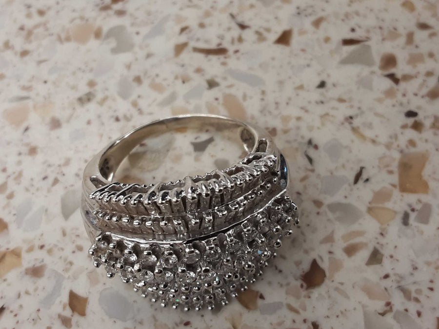 Women's Ring - White Gold 10k (.417) 9.5 grams Size 9.5