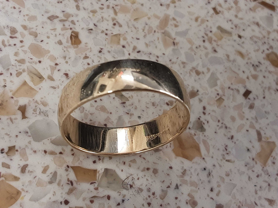 Ring - Wedding Band - Yellow Gold 14k (.585) 4.8 grams Size 11