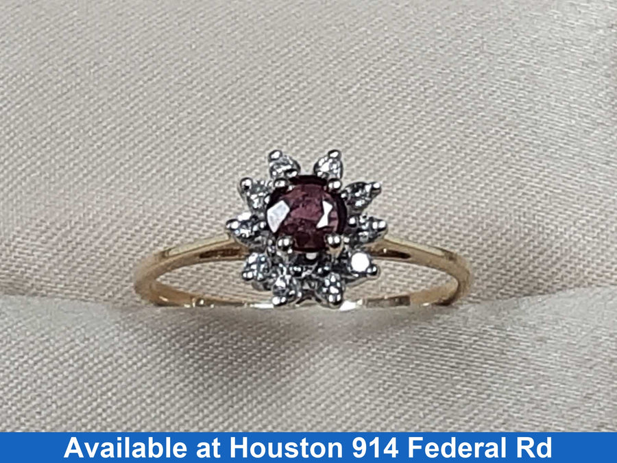 Women's Ring - Yellow Gold 14k (.585) 1.7 grams Size 6.5