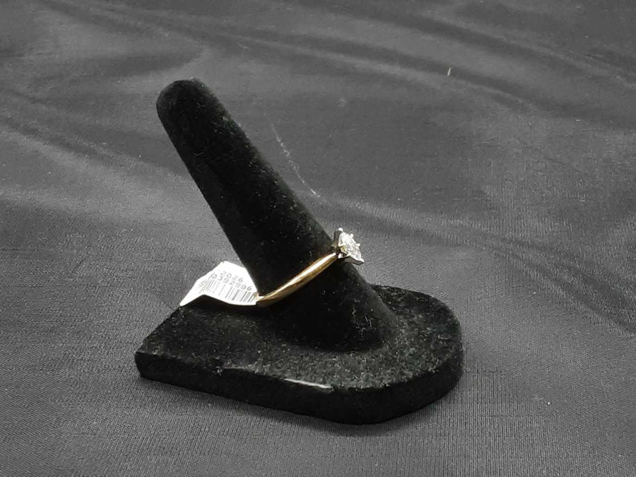 Women's Ring - Solitaire - Yellow Gold 14k (.585) 2.2 grams Size 7