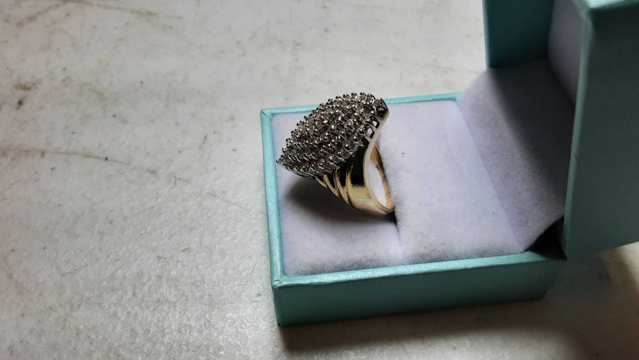 Women's Ring - Yellow Gold 10k (.417) 6.4 grams Size 8.5