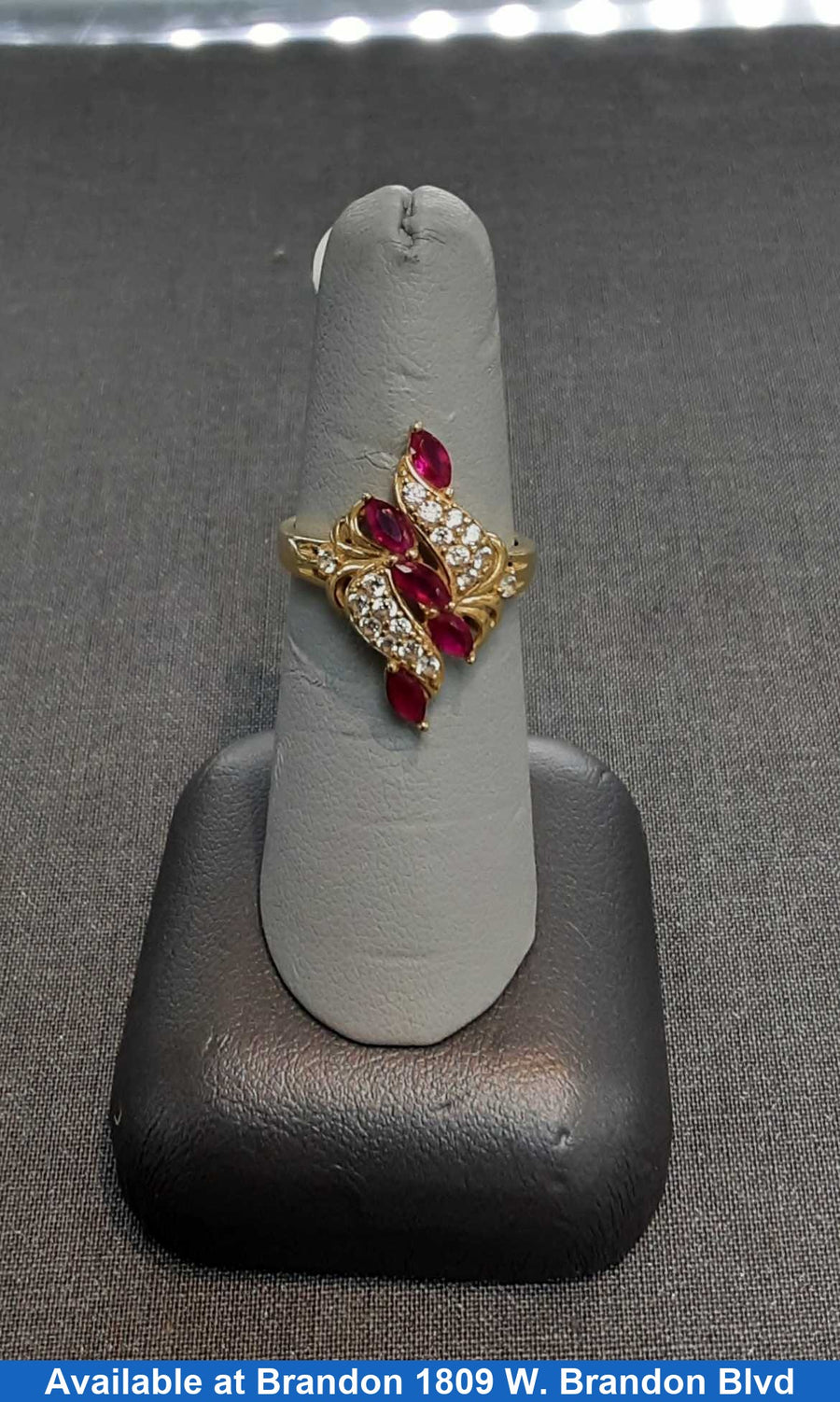 Women's Ring - Yellow Gold 14k (.585) 3.2 grams Size 7