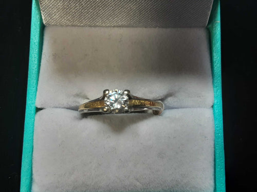 Women's Ring - Solitaire - Yellow Gold 14k (.585) 2.5 grams Size 8