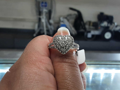 Women's Ring - White Gold 10k (.417) 3.5 grams Size 20