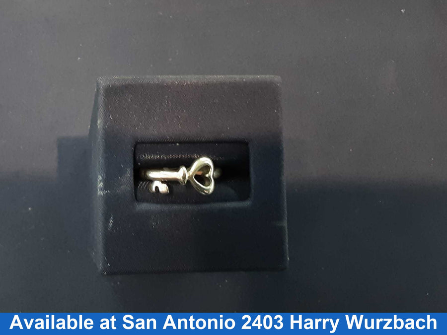 Women's Ring - Silver 2.3 grams Size 7