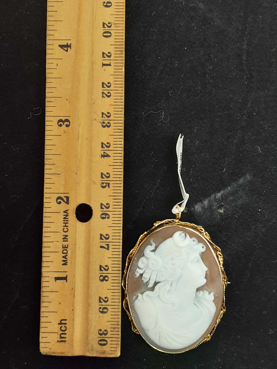 Broach - Yellow Gold 10k (.417) 3.9 grams