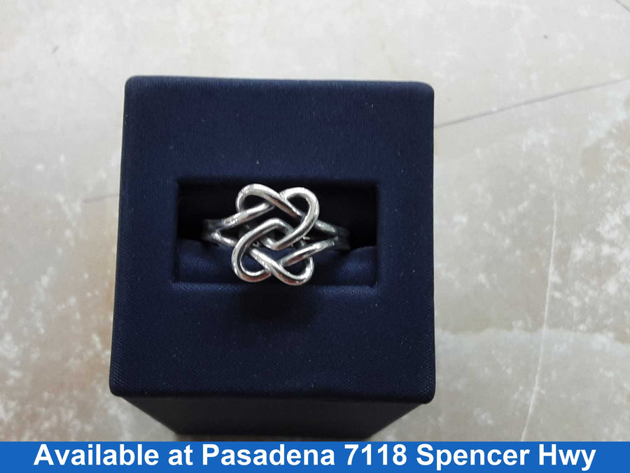 Women's Ring - Silver 3.5 grams Size 7