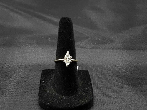 Women's Ring - Solitaire - White Gold 14k (.585) 2 grams Size 4.5