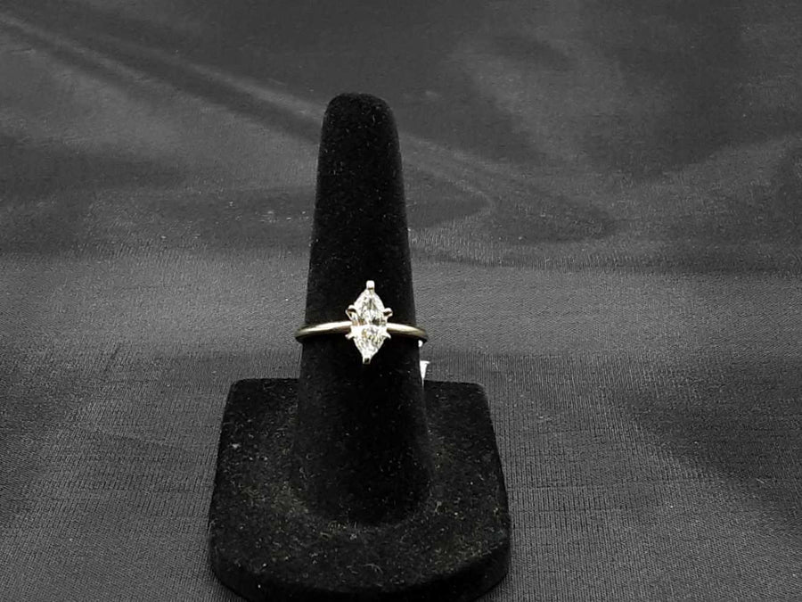 Women's Ring - Solitaire - White Gold 14k (.585) 2 grams Size 4.5