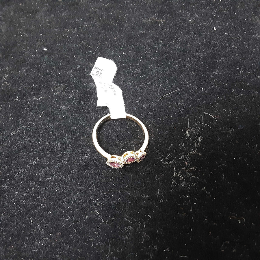 Women's Ring - Yellow Gold 10k (.417) 1.9 grams Size 7