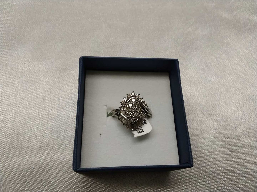Women's Ring - Silver 3.1 grams Size 5