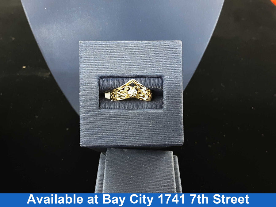 Women's Ring - Solitaire - Yellow Gold 10k (.417) 1.6 grams Size 6