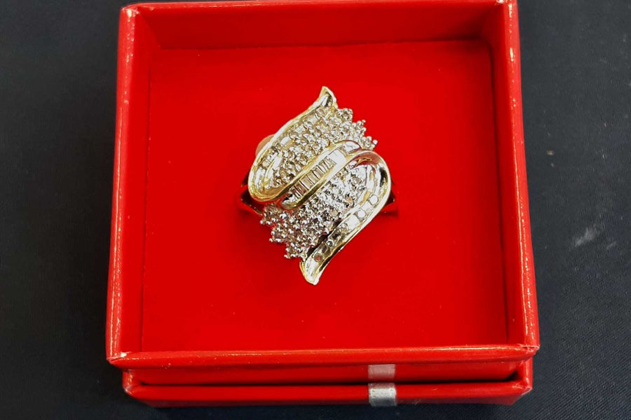 Women's Ring - Yellow Gold 10k (.417) 4 grams Size 9.5