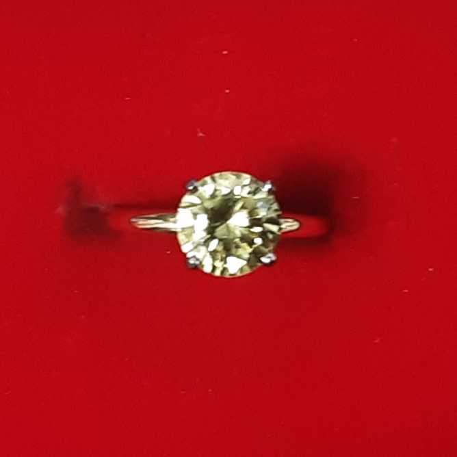 Women's Ring - Solitaire - Yellow Gold 18k (.750) 3.9 grams Size 6.5