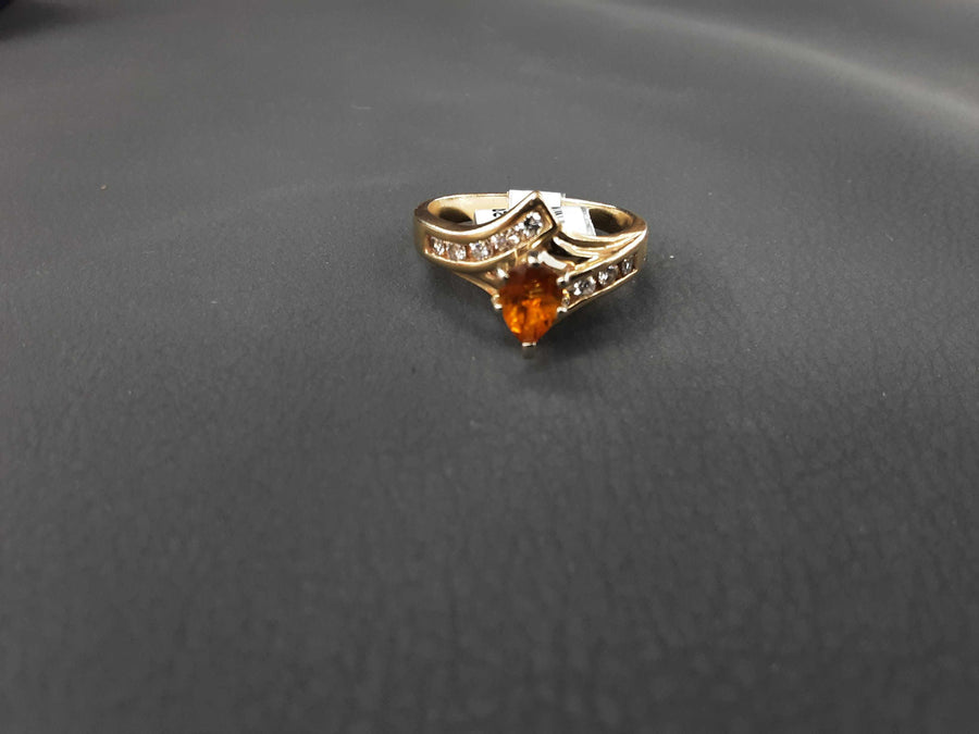 Women's Ring - Yellow Gold 14k (.585) 5.2 grams Size 9.5