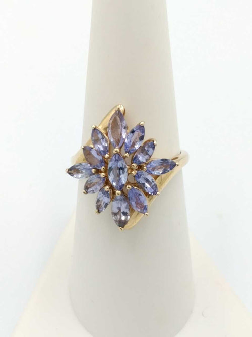 Women's Ring - Yellow Gold 14k (.585) 3.3 grams Size 7