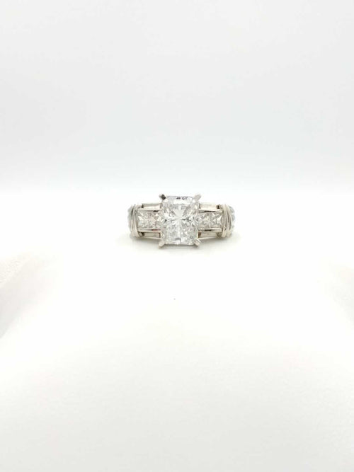 Women's Ring - White Gold 14k (.585) 7 grams Size 7