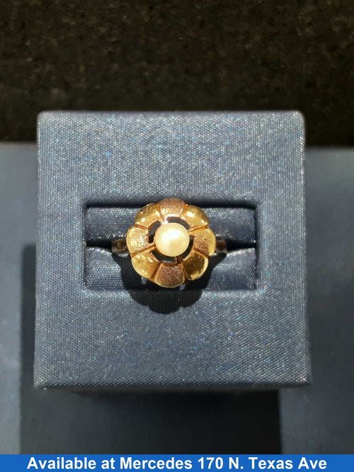 Women's Ring - Yellow Gold 10k (.417) 2.2 grams Size 7