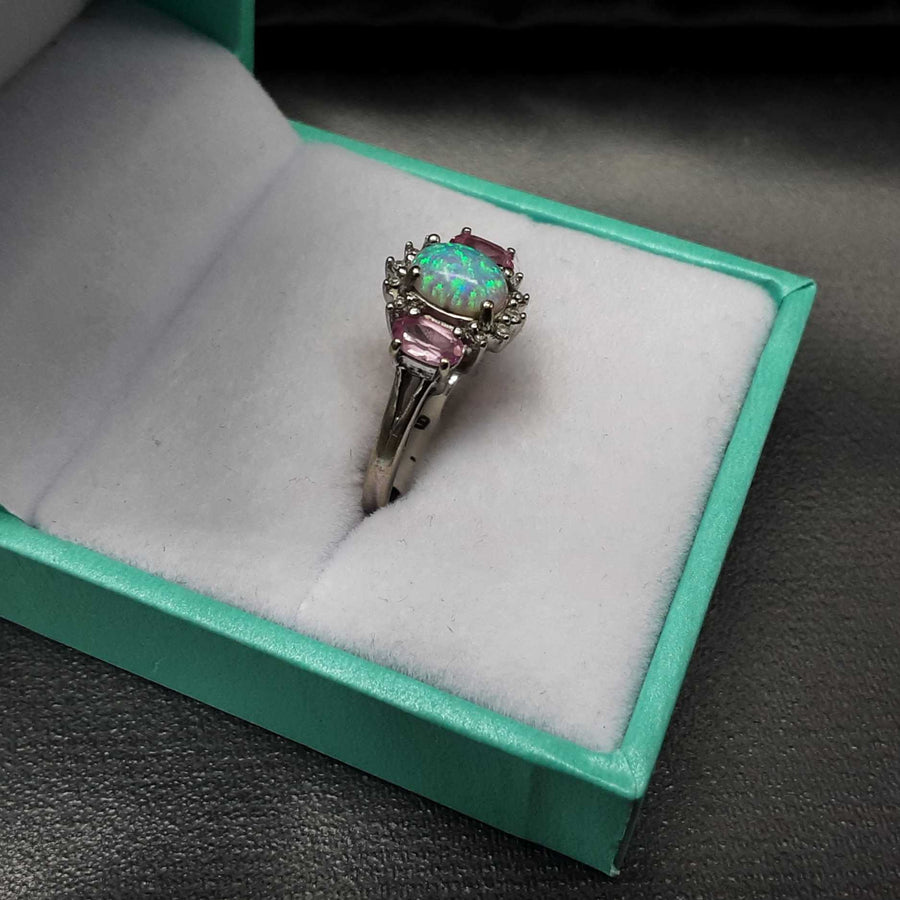 Women's Ring - White Gold 10k (.417) 2.6 grams Size 6